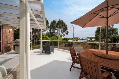 Photo of property in 12 Russell Drive, Oakura, 4314