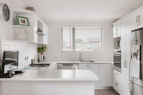 Photo of property in Waterview Estate, 8/4 Greystone Place, Omokoroa, 3114