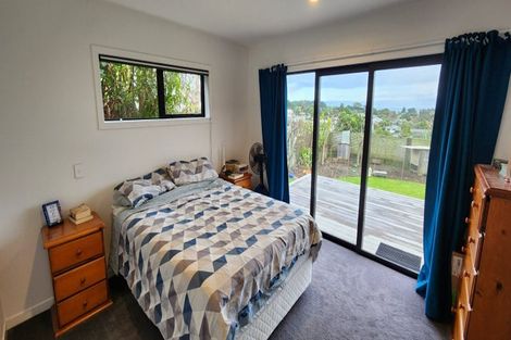 Photo of property in 6a Donnelly Street, Oakura, 4314