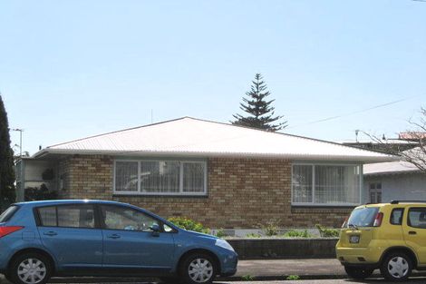 Photo of property in 94 Tukapa Street, Westown, New Plymouth, 4310