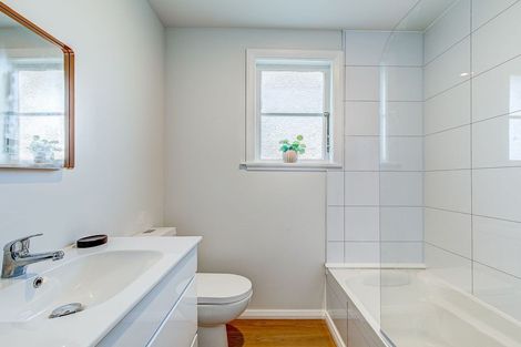 Photo of property in 33 Maher Place, Ranui, Porirua, 5024