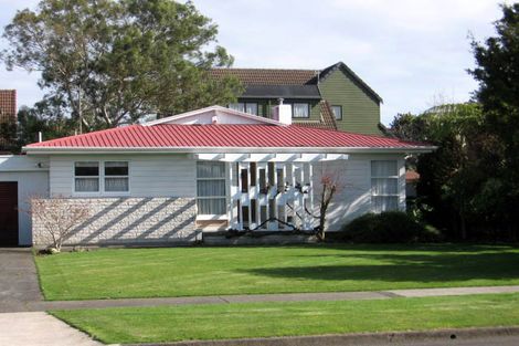 Photo of property in 72 Wikiriwhi Crescent, Awapuni, Palmerston North, 4412