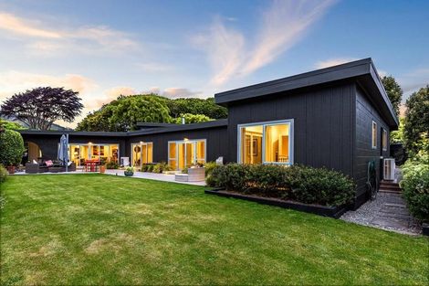 Photo of property in 19 Fleetwood Grove, Waikanae, 5036