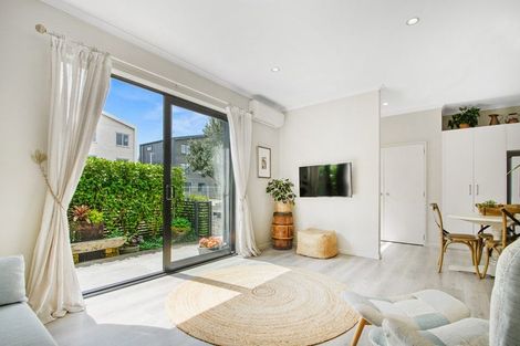 Photo of property in 7 Glidepath Road, Hobsonville, Auckland, 0616