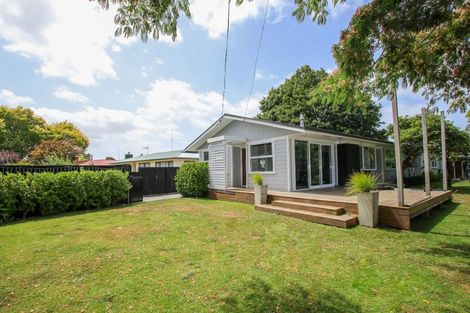 Photo of property in 28 Pulham Crescent, Queenwood, Hamilton, 3210