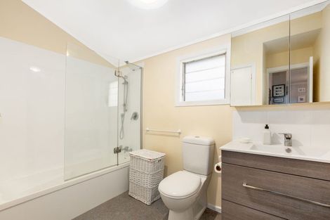 Photo of property in 61 Bayview Road, Paremata, Porirua, 5024