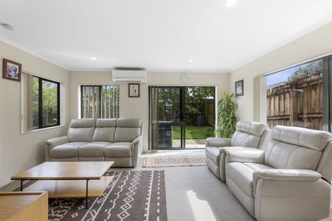 Photo of property in 84 Naylors Drive, Mangere, Auckland, 2022
