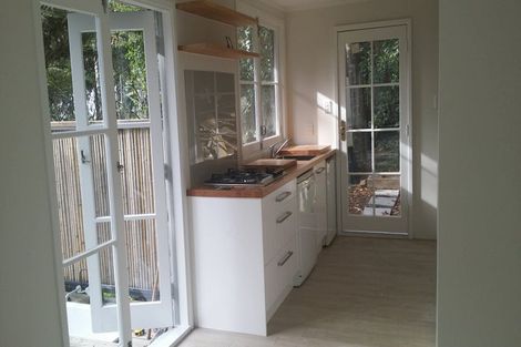 Photo of property in 2 Opou Road, Titirangi, Auckland, 0604