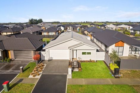 Photo of property in 4 Finstock Way, Rolleston, 7614