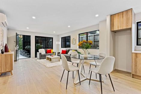 Photo of property in 67b Tiroroa Avenue, Te Atatu South, Auckland, 0610