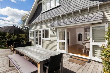 Photo of property in 26 Saint Andrews Square, Strowan, Christchurch, 8052