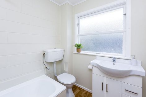 Photo of property in Oberon Flats, 48a Merton Street, Trentham, Upper Hutt, 5018