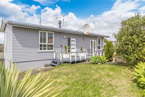 Photo of property in 17 Taurus Crescent, Beach Haven, Auckland, 0626