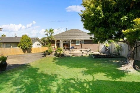Photo of property in 42 Hilling Street, Titirangi, Auckland, 0604