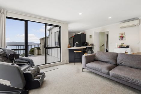 Photo of property in 2/19 Onslow Road, Khandallah, Wellington, 6035