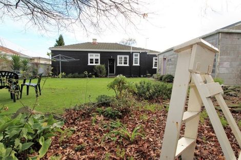 Photo of property in 24 Rewa Street, Takaro, Palmerston North, 4412