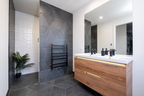 Photo of property in 83 Mcelwee Street, Jervoistown, Napier, 4112