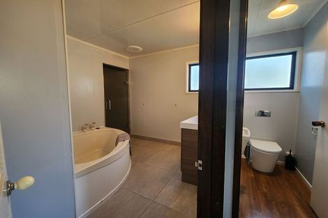 Photo of property in 2 Heatherlea Street, Outer Kaiti, Gisborne, 4010