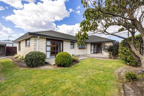 Photo of property in 121 Prestons Road, Redwood, Christchurch, 8051