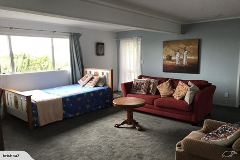 Photo of property in 6 Tadley Court, Goodwood Heights, Auckland, 2105