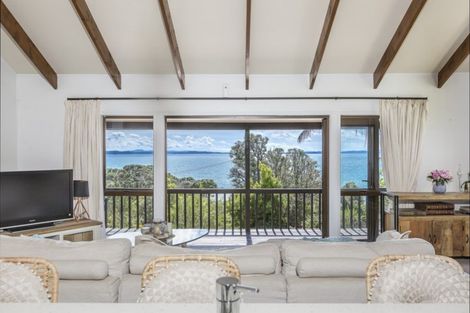 Photo of property in 204 Vipond Road, Stanmore Bay, Whangaparaoa, 0932