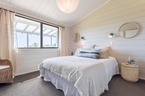 Photo of property in 115 Sims Road, Te Horo Beach, Otaki, 5581