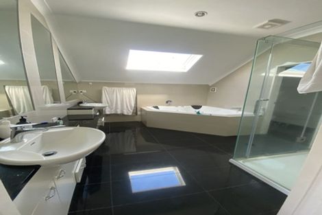 Photo of property in 17 Quedley Court, Eastern Beach, Auckland, 2012