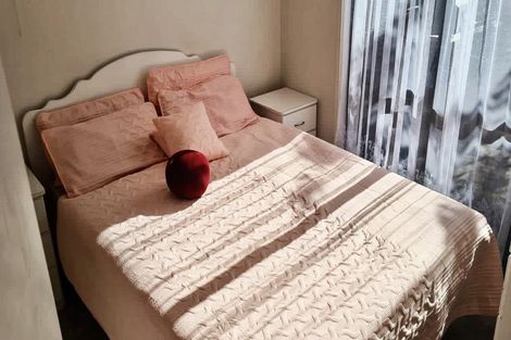 Photo of property in 96 Kamara Road, Glen Eden, Auckland, 0602