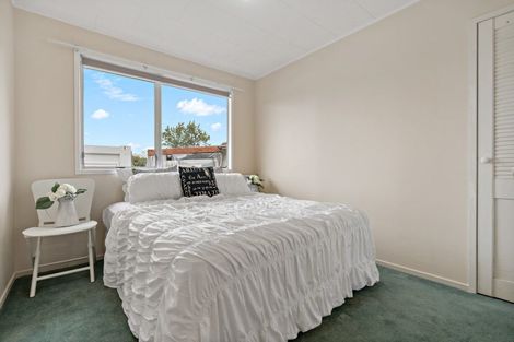 Photo of property in 62 Lynn Road, Bayview, Auckland, 0629