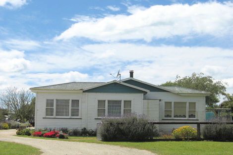 Photo of property in 27 Main Road, Tolaga Bay, 4077