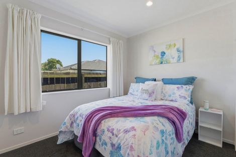 Photo of property in 25a Mcinnes Road, Weymouth, Auckland, 2103