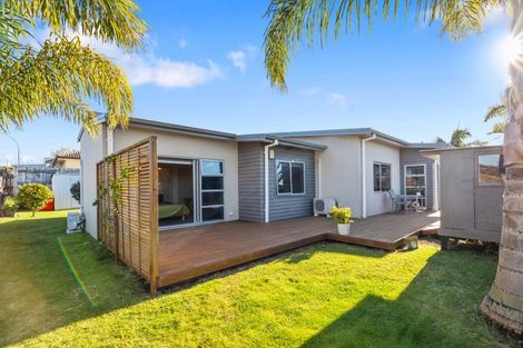 Photo of property in 8 Waterside Drive, Pyes Pa, Tauranga, 3112