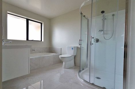 Photo of property in 2 Keeper Close, Woodend, 7610