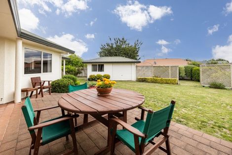 Photo of property in 11 Kingsgate Row, Havelock North, 4130