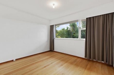 Photo of property in 1/22 Weatherly Road, Torbay, Auckland, 0630