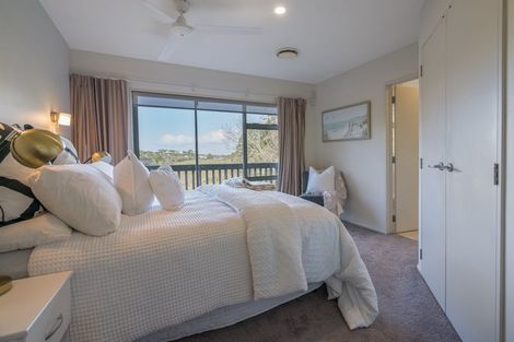 Photo of property in 1/23 Lake Road, Northcote, Auckland, 0627