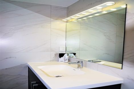 Photo of property in 27 Waterloo Road, Milford, Auckland, 0620