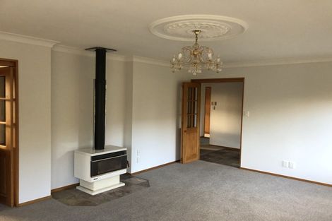 Photo of property in 18 Ruapehu Drive, Fitzherbert, Palmerston North, 4410