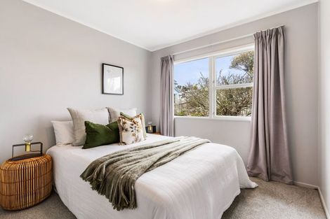 Photo of property in 1/28 Fairclough Road, Beach Haven, Auckland, 0626