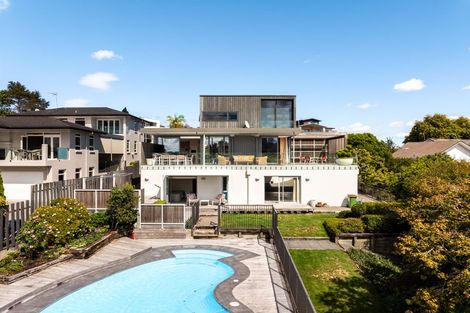 Photo of property in 142 Lake Crescent, Hamilton Lake, Hamilton, 3204