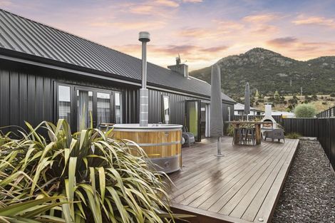 Photo of property in 54 Sherwin Avenue, Albert Town, Wanaka, 9305