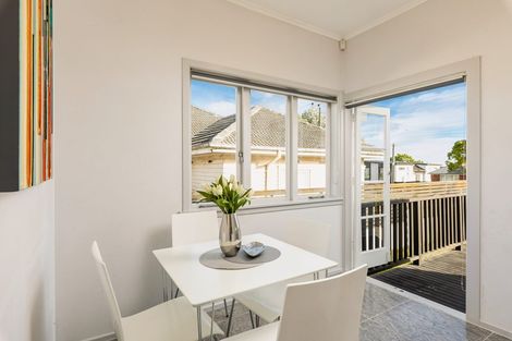 Photo of property in 4040 Great North Road, Glen Eden, Auckland, 0602