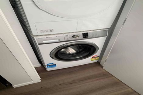 Photo of property in 3a Hillview Crescent, Paparangi, Wellington, 6037