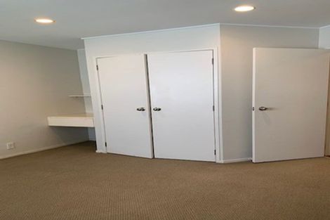 Photo of property in 20 Gillard Place, Eastern Beach, Auckland, 2012