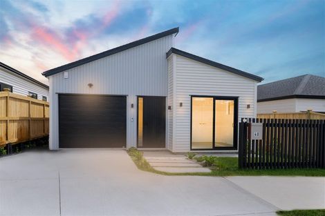 Photo of property in 40 Whakairo Crescent, Gulf Harbour, Whangaparaoa, 0930