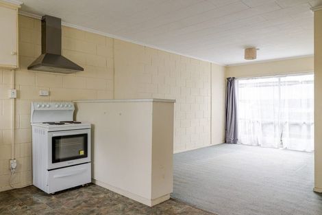 Photo of property in 3 Seddon Street, Takaro, Palmerston North, 4412