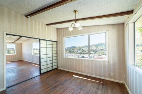 Photo of property in 13 Rembrandt Avenue, Tawa, Wellington, 5028