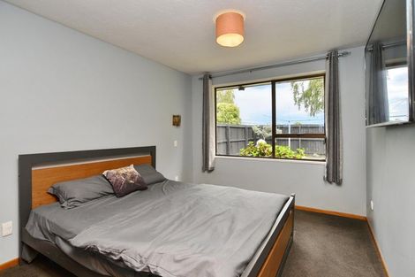 Photo of property in 31 Solomon Avenue, Redwood, Christchurch, 8051