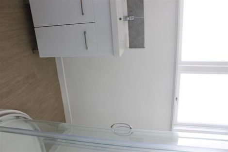 Photo of property in 27 Point England Road, Point England, Auckland, 1072