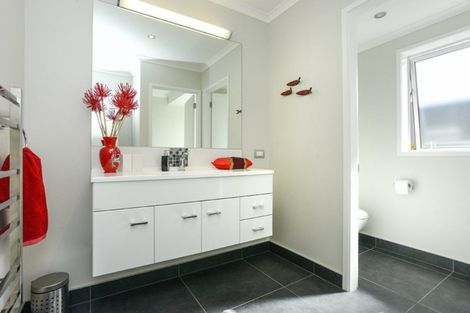 Photo of property in 1 Whakatomo Place, Havelock North, 4130